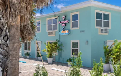 Photo 2 - Flamingo Inn