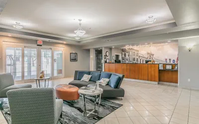 Photo 5 - La Quinta Inn & Suites by Wyndham Granbury