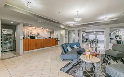 Photo 3 - La Quinta Inn & Suites by Wyndham Granbury