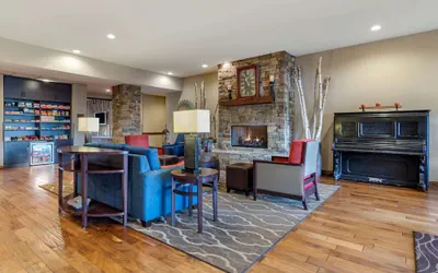 Photo 3 - Comfort Inn & Suites Blue Ridge