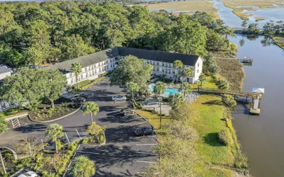 Photo 2 - Charleston Creekside Inn
