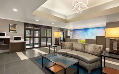 Photo 3 - La Quinta Inn & Suites by Wyndham Dublin