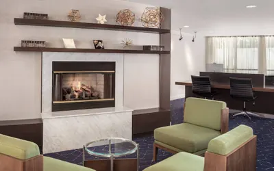 Photo 3 - Courtyard by Marriott Portland Airport
