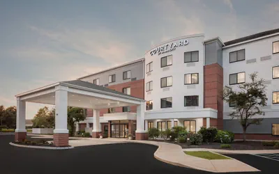 Photo 2 - Courtyard by Marriott Portland Airport