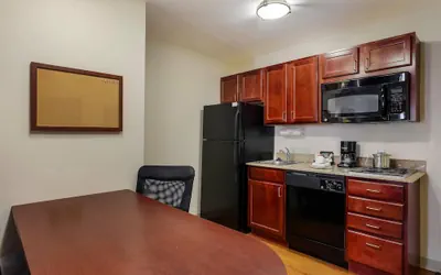 Photo 2 - MainStay Suites Fitchburg - Madison