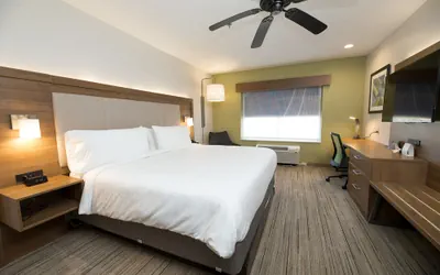 Photo 4 - Holiday Inn Express Clinton by IHG