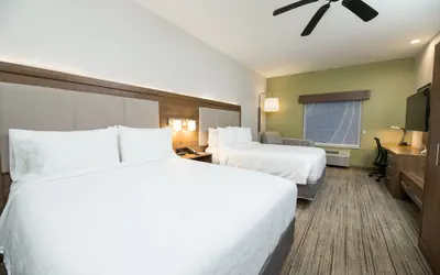 Photo 3 - Holiday Inn Express Clinton by IHG