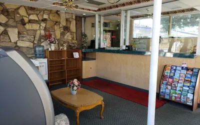 Photo 3 - Stardust Motel Azusa