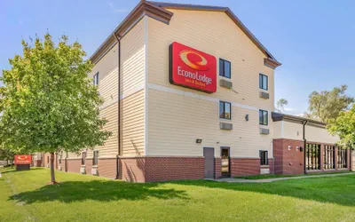 Photo 2 - Econo Lodge Inn & Suites Des Moines Fairgrounds Area
