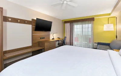 Photo 5 - Holiday Inn Express & Suites Petoskey by IHG
