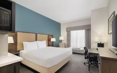 Photo 2 - Best Western Plus Frontier Inn
