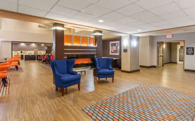 Photo 2 - Hampton Inn & Suites Merced