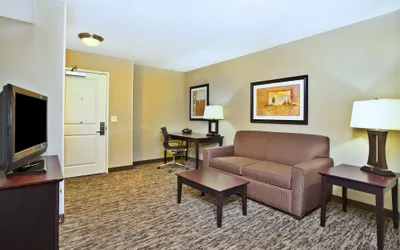 Photo 5 - Holiday Inn & Suites Green Bay Stadium by IHG