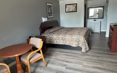 Photo 3 - Budget Inn Gadsden