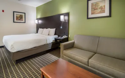 Photo 4 - Clarion Inn & Suites Weatherford South