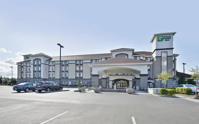 Photo 2 - Holiday Inn Express & Suites Tacoma South - Lakewood by IHG