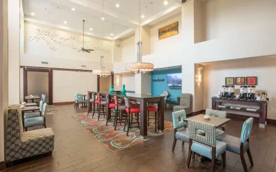 Photo 2 - Hampton Inn & Suites Dayton-Airport