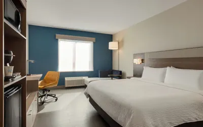 Photo 4 - Holiday Inn Express & Suites Fort Lauderdale Airport South by IHG