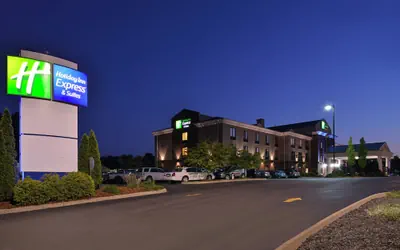 Photo 2 - Holiday Inn Express Hotel & Suites Athens by IHG