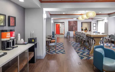 Photo 5 - Hampton Inn Omaha West-Lakeside