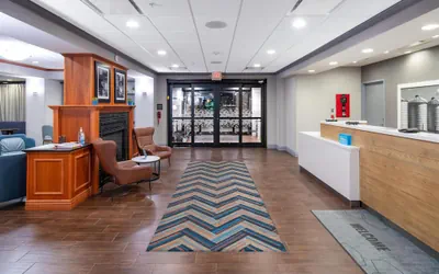 Photo 3 - Hampton Inn Omaha West-Lakeside