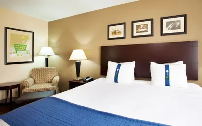 Photo 3 - Holiday Inn Aurora North - Naperville by IHG