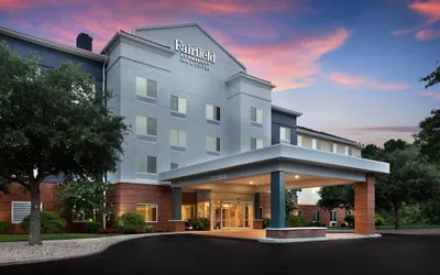 Photo 2 - Fairfield Inn & Suites by Marriott Elizabeth City