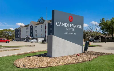 Photo 2 - Candlewood Suites Lafayette - River Ranch by IHG