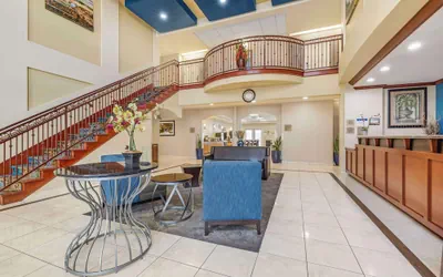 Photo 3 - Best Western Plus Lake Elsinore Inn & Suites