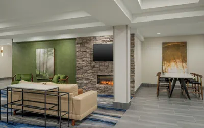Photo 5 - Fairfield Inn & Suites by Marriott Bloomington