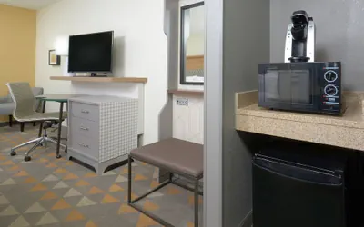 Photo 4 - Holiday Inn Raleigh-Durham Airport by IHG