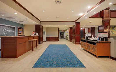 Photo 4 - Hampton Inn & Suites Dallas-Arlington-South