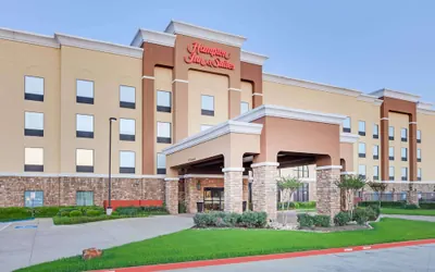 Photo 2 - Hampton Inn & Suites Dallas-Arlington-South