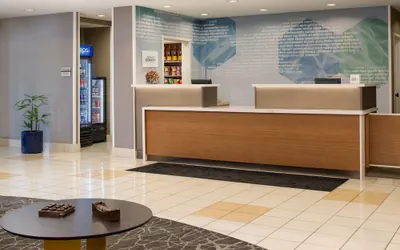 Photo 4 - SpringHill Suites by Marriott Medford
