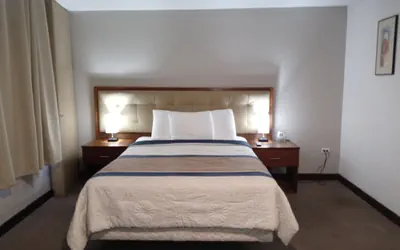 Photo 4 - S.J. Suites Hotel