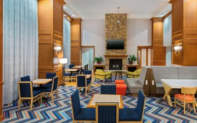 Photo 4 - Hampton Inn & Suites Murfreesboro