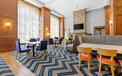 Photo 4 - Hampton Inn & Suites Murfreesboro