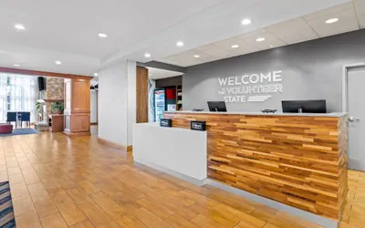 Photo 3 - Hampton Inn & Suites Murfreesboro