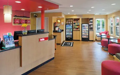 Photo 4 - TownePlace Suites by Marriott Medford