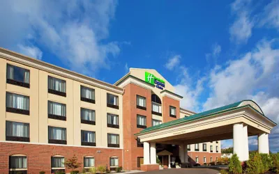 Photo 2 - Holiday Inn Express Hotel & Suites Detroit - Utica by IHG