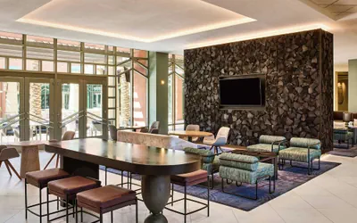 Photo 4 - Renaissance® Phoenix Glendale Hotel & Conference Center