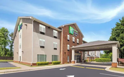 Photo 2 - Holiday Inn Express & Suites Buford NE - Lake Lanier by IHG