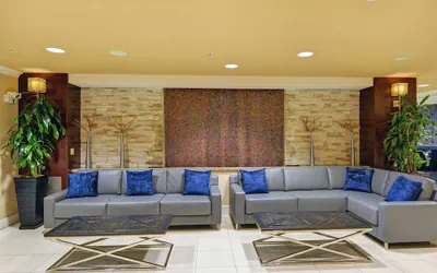 Photo 4 - Embassy Suites by Hilton Valencia