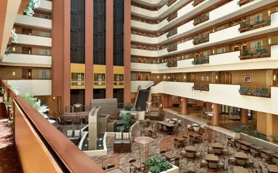 Photo 4 - Embassy Suites by Hilton E Peoria Riverfront Conf Center