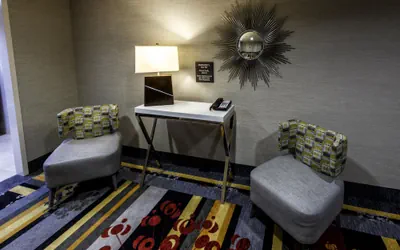 Photo 4 - Hampton Inn & Suites Staten Island