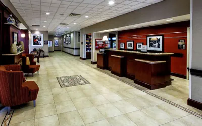 Photo 4 - Hampton Inn & Suites Staten Island