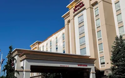 Photo 2 - Hampton Inn & Suites Staten Island