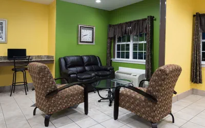 Photo 2 - Microtel Inn & Suites by Wyndham Rogers