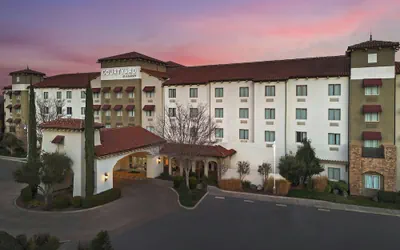 Photo 2 - Courtyard Marriott Paso Robles