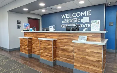 Photo 4 - Hampton Inn & Suites Tacoma